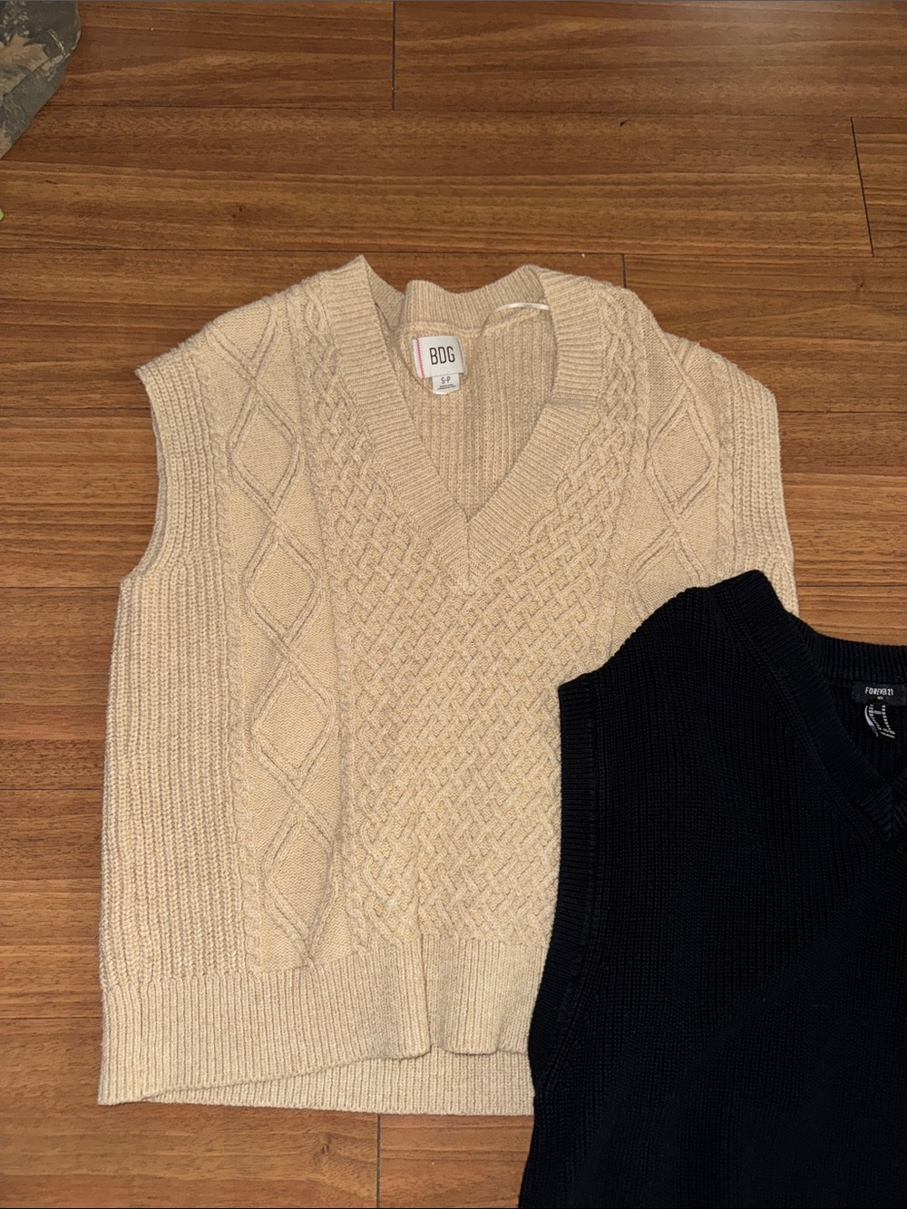 2 women’s sweater vests